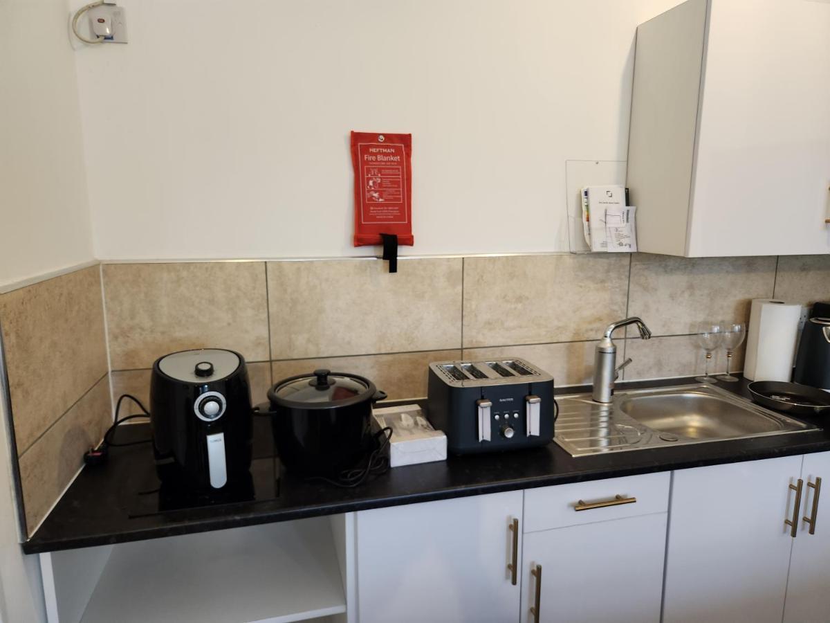 Immaculate 1-Bedroom In Greenhithe Ngoại thất bức ảnh