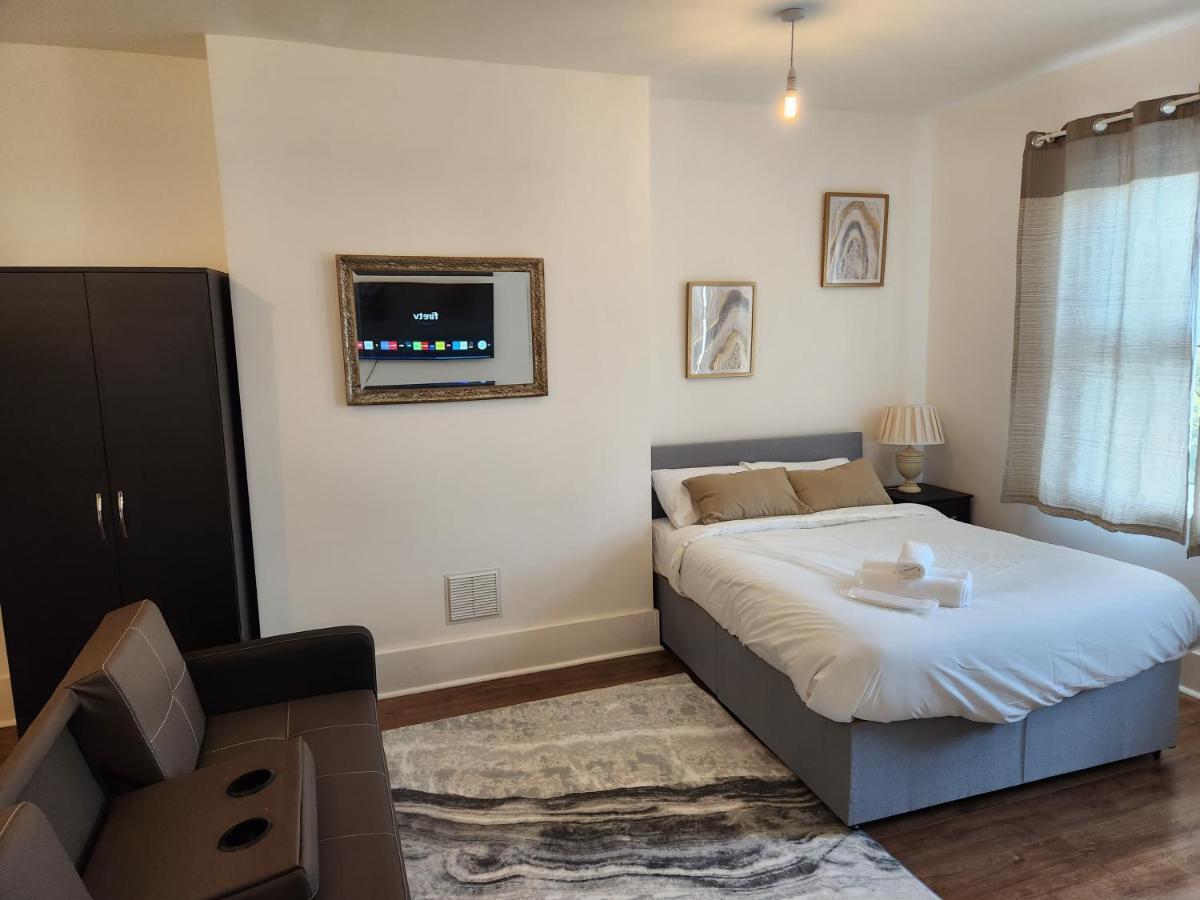 Immaculate 1-Bedroom In Greenhithe Ngoại thất bức ảnh