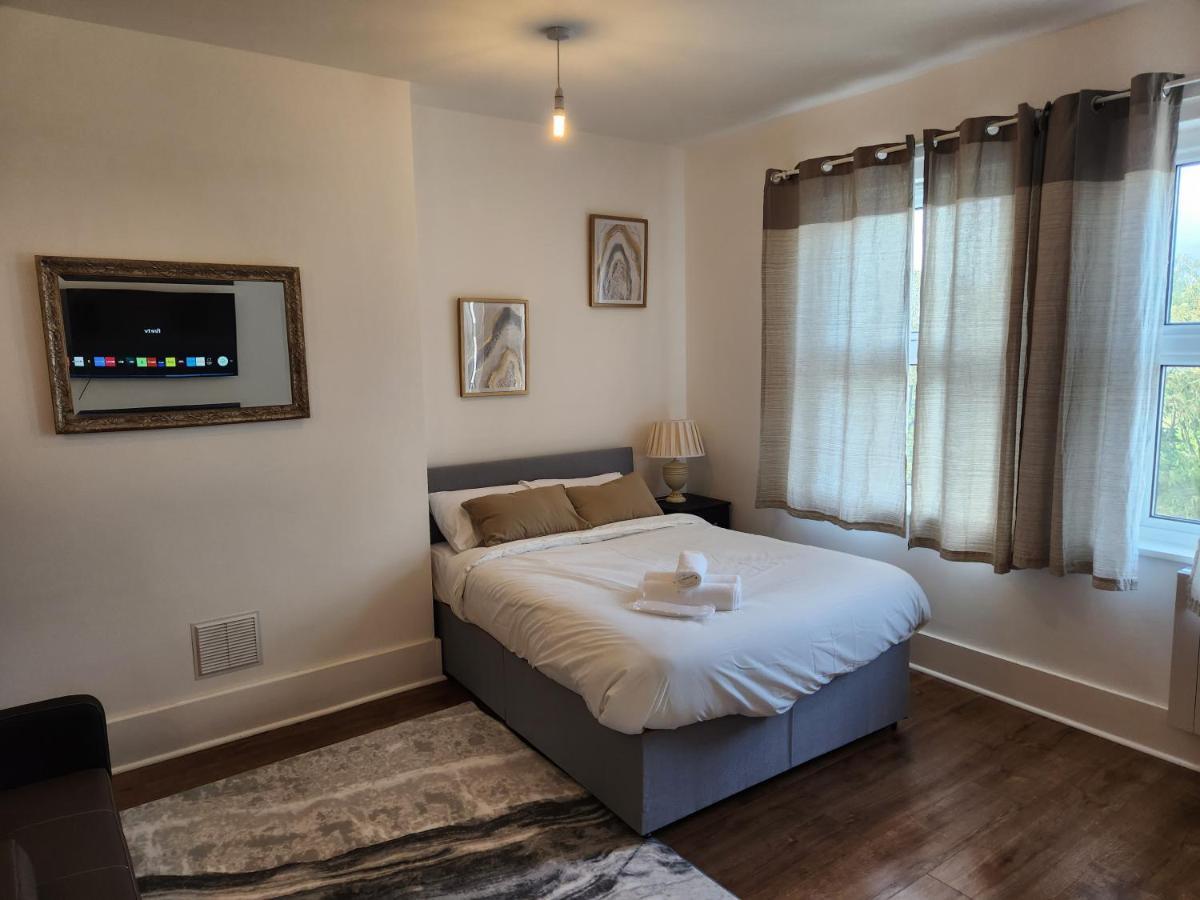 Immaculate 1-Bedroom In Greenhithe Ngoại thất bức ảnh