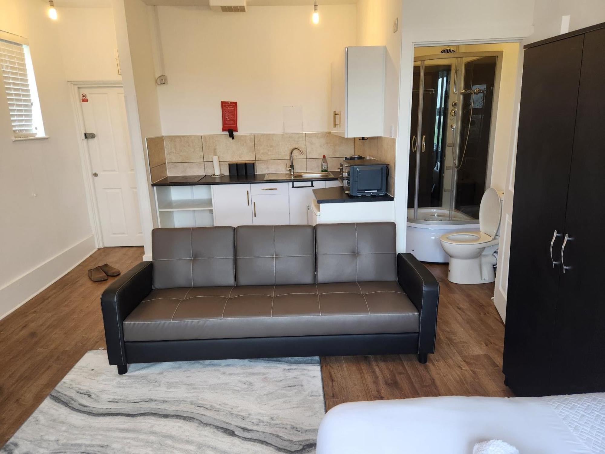 Immaculate 1-Bedroom In Greenhithe Ngoại thất bức ảnh