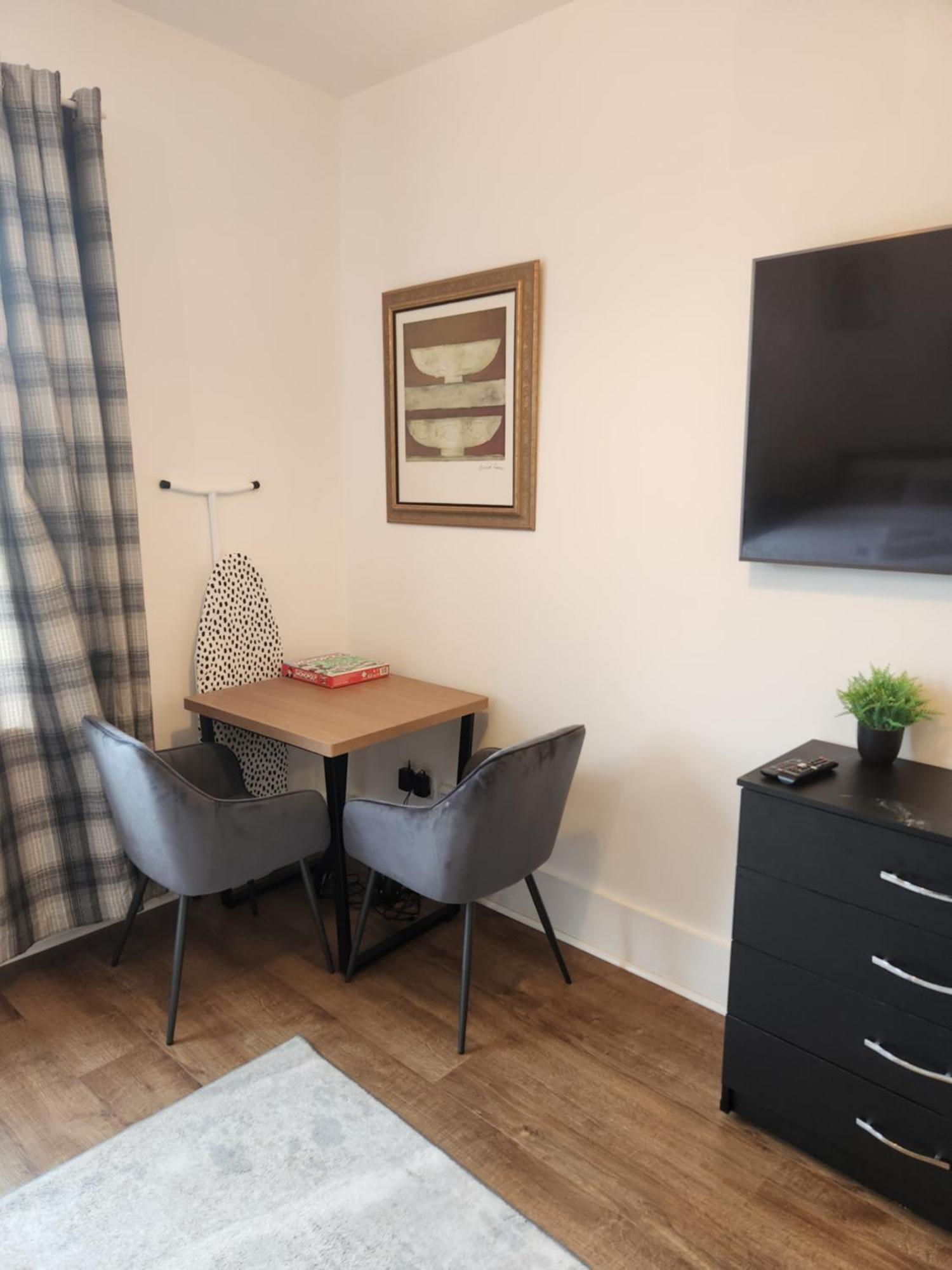 Immaculate 1-Bedroom In Greenhithe Ngoại thất bức ảnh